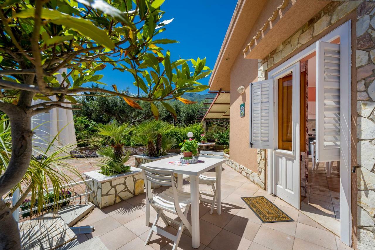 Villa Oasi Del Relax Castellammare del Golfo Bagian luar foto